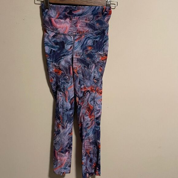 Lululemon Base Pace High-Rise Crop 23" *Brushed Nulux
Atmospheric Purple- Size 2 - Picture 3 of 4